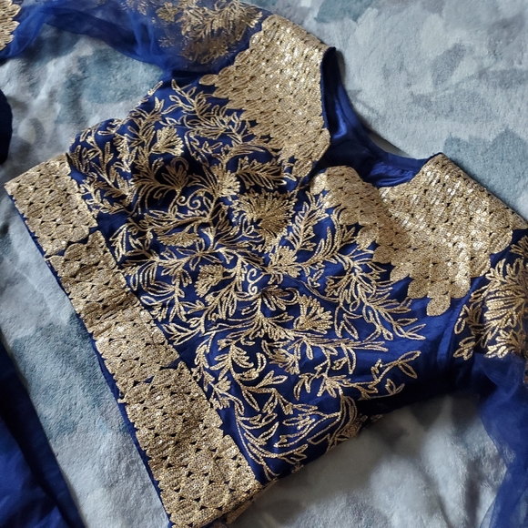 Two piece Indian lehenga dress - Picture 3 of 3